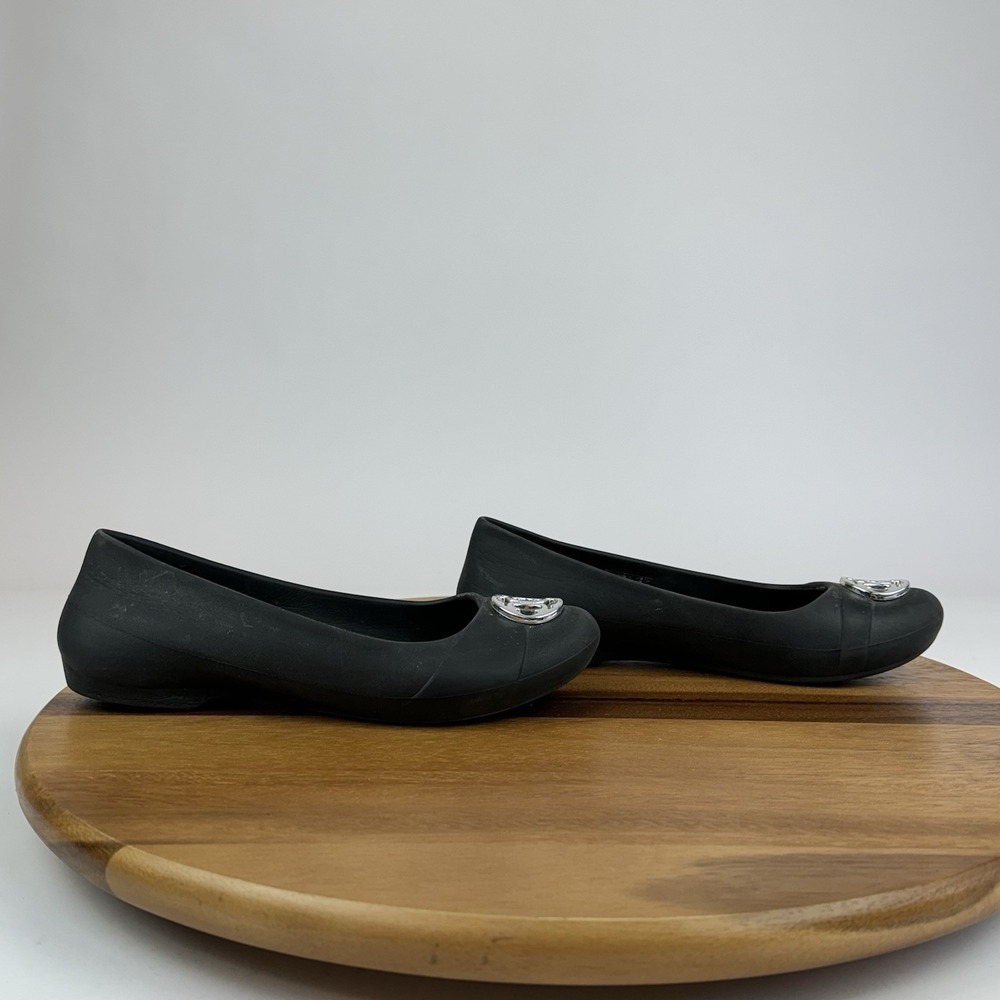 Womens Crocs Gianna Black Silver Medallion Comfort Ballet Flats Shoes Size 6 M